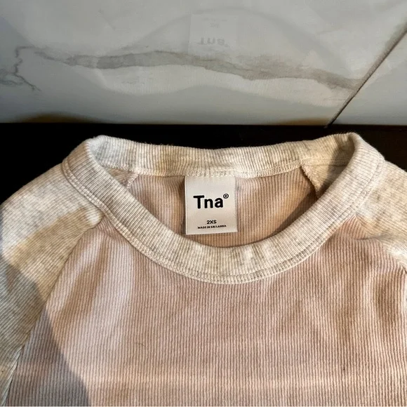 TNA Ribbed Raglan Baby Tee - Picture 4 of 4